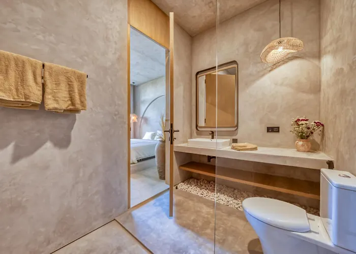 2 Bedroom Entire Place Big Isa R Villa *