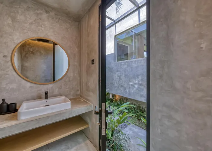 2 Bedroom Entire Place Big Isa R Villa